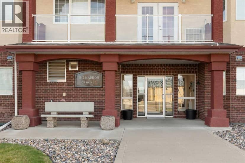 208, 105 Main Street S, Redcliff, photo 2