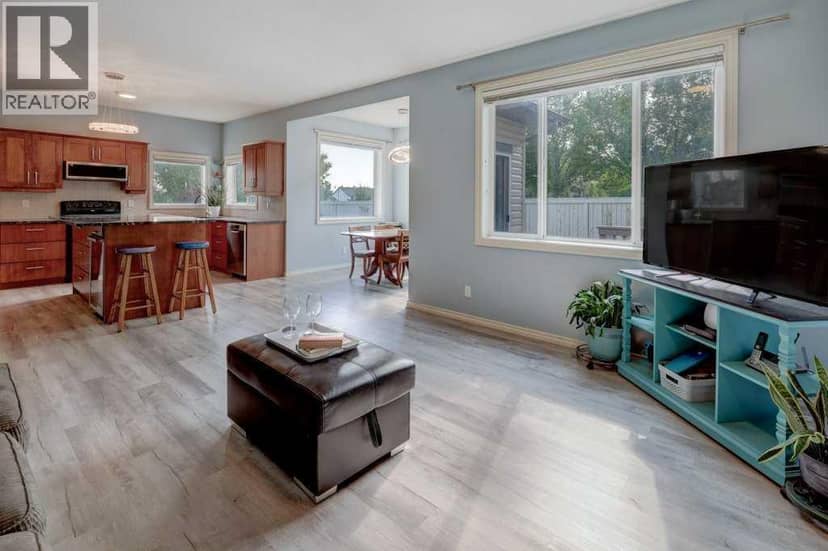 242 Crystal Green Point, Okotoks, photo 3
