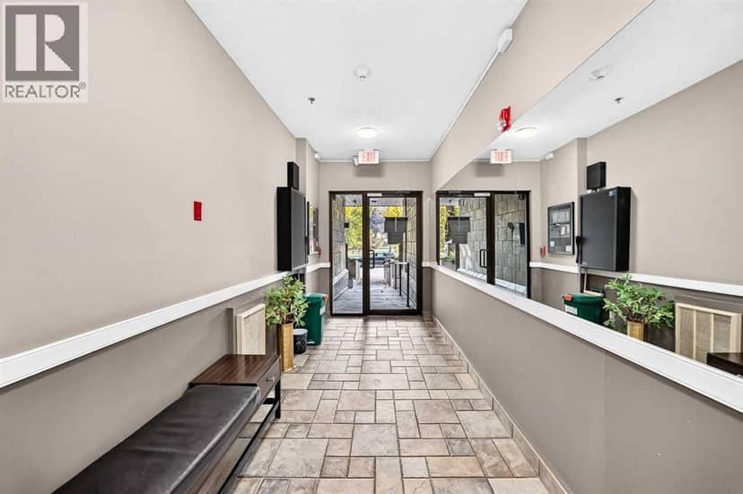 305, 3412 Parkdale Boulevard NW, Calgary, photo 5