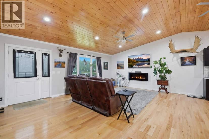 5121 52 St Court, Caroline, photo 5