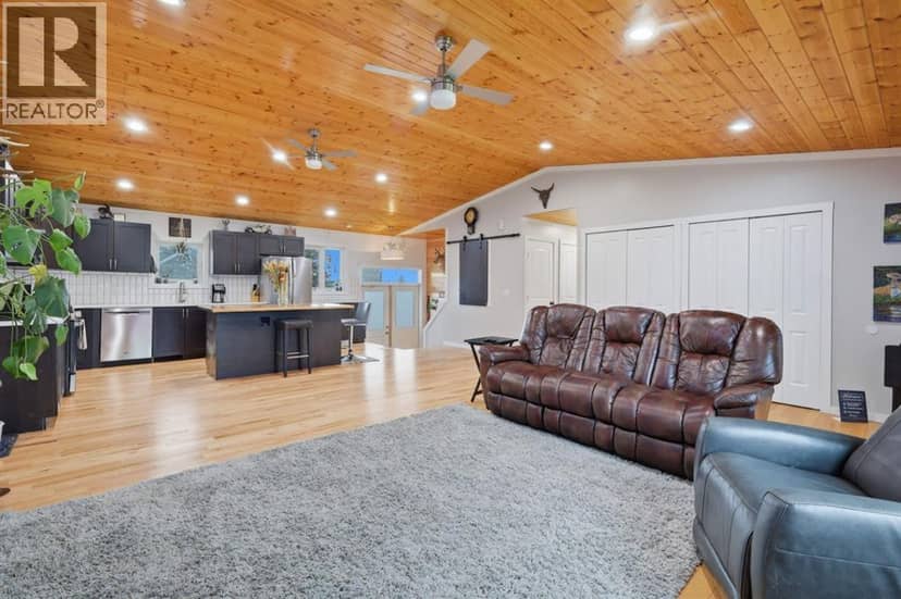 5121 52 St Court, Caroline, photo 8