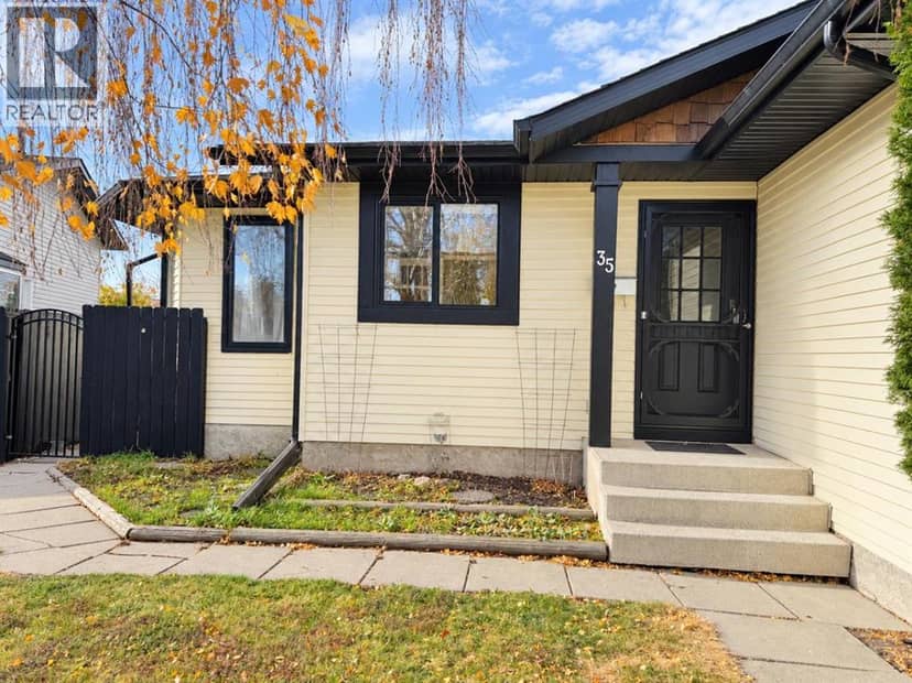 35 Cowan Close, Red Deer, photo 3