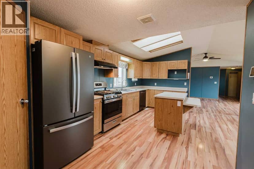 10809 96 Street, Clairmont, photo 5