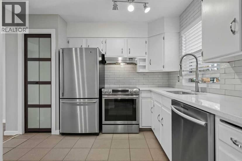 34, 330 Canterbury Drive SW, Calgary, photo 2