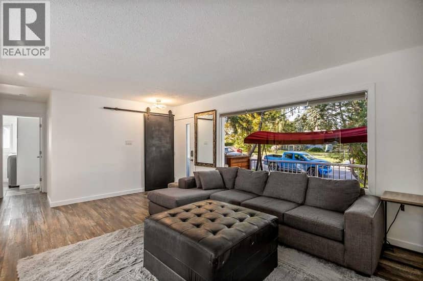4711 26 Avenue SW, Calgary, photo 8