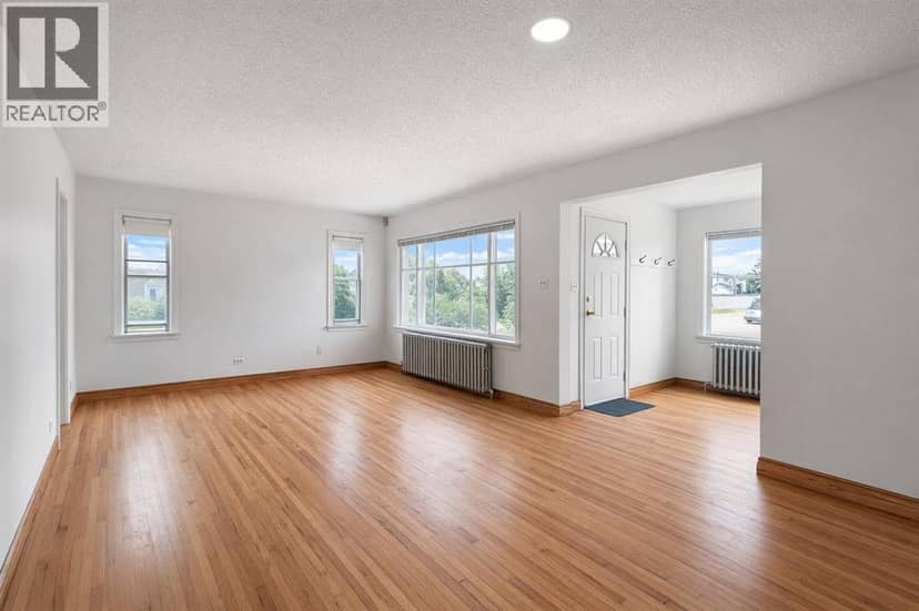 326 27 Avenue NE, Calgary, photo 8