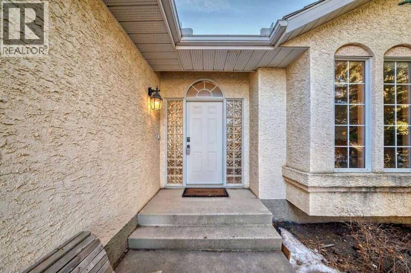 11 Hawkmount Heights NW, Calgary