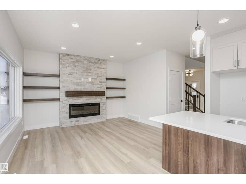 6302 Dansereau Cr, Beaumont, photo 8