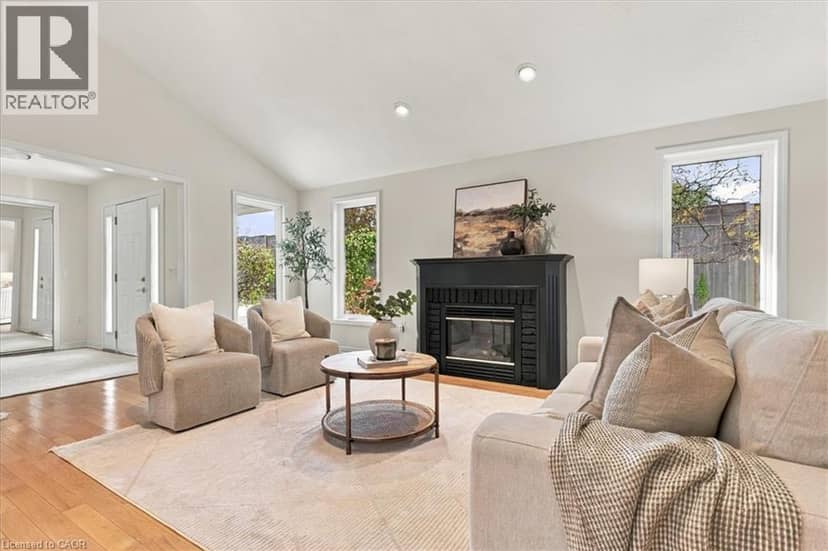 150 WESLEY Crescent, Waterloo, photo 2