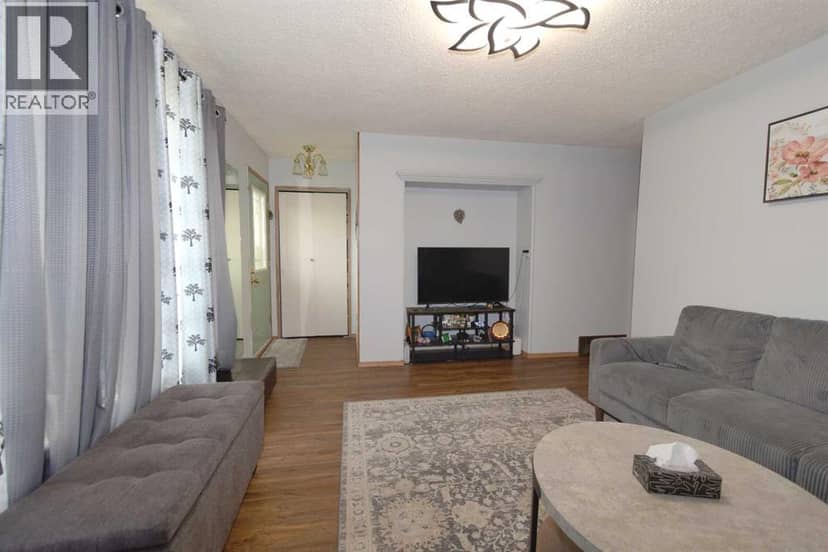 96 Simpson Crescent SE, Medicine Hat, photo 4