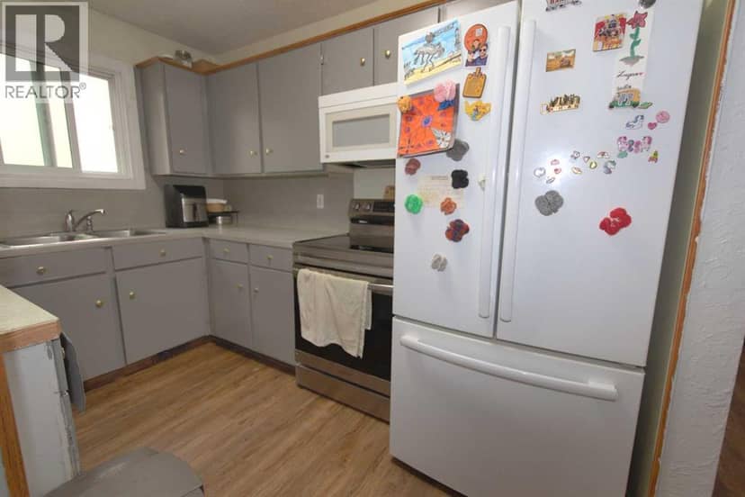 96 Simpson Crescent SE, Medicine Hat, photo 8