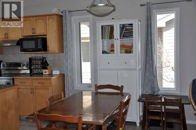 47 Riverbrook Close W, Lethbridge, photo 5