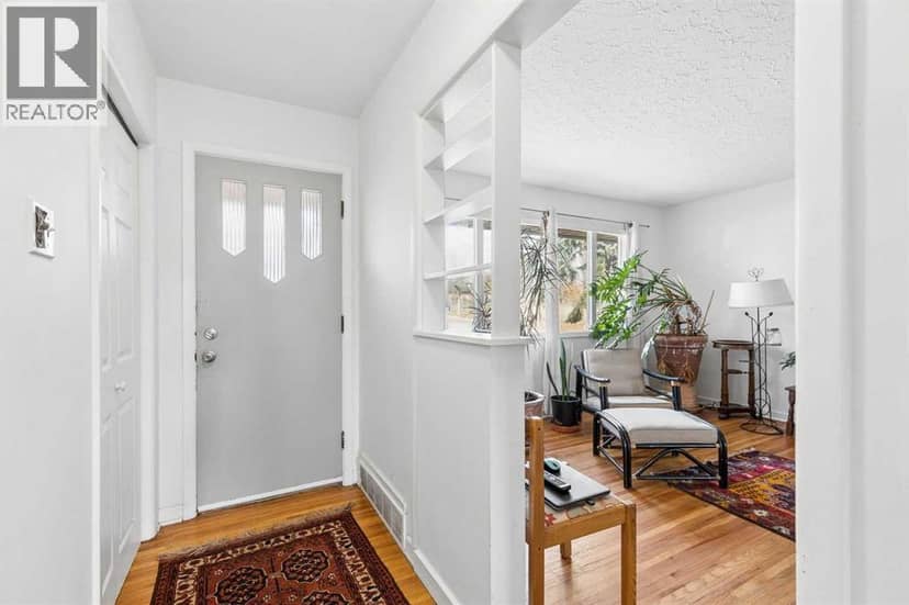 56 Hunter Street NW, Calgary, photo 3