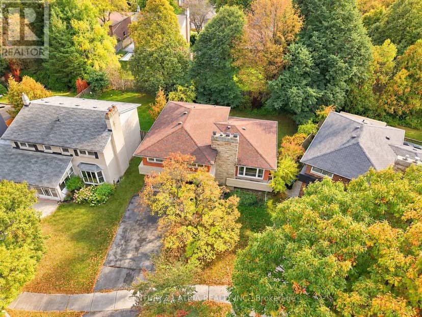 18 Castledene Crescent, Toronto, photo 5