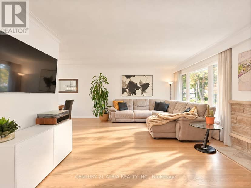 18 Castledene Crescent, Toronto, photo 7