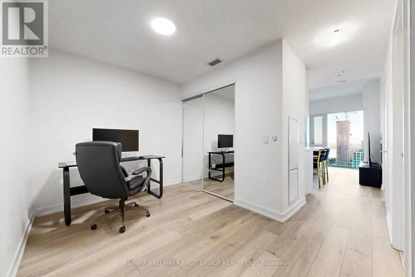 2201 - 158 Front Street E, Toronto, photo 4