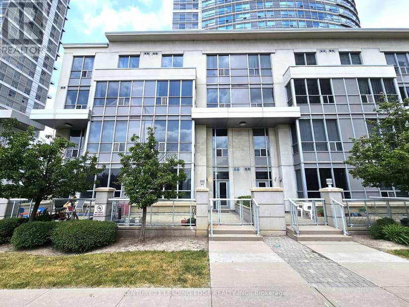 TH120 - 38 Lee Centre Drive, Toronto