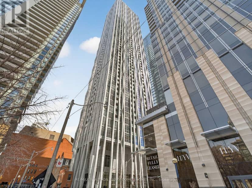 905 - 1 Yorkville Avenue, Toronto