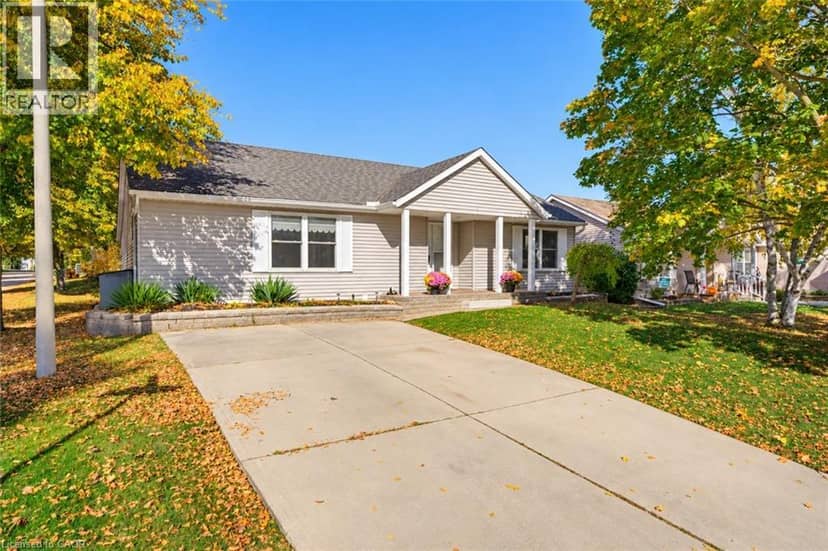 1 HOMESTEAD Place, New Hamburg