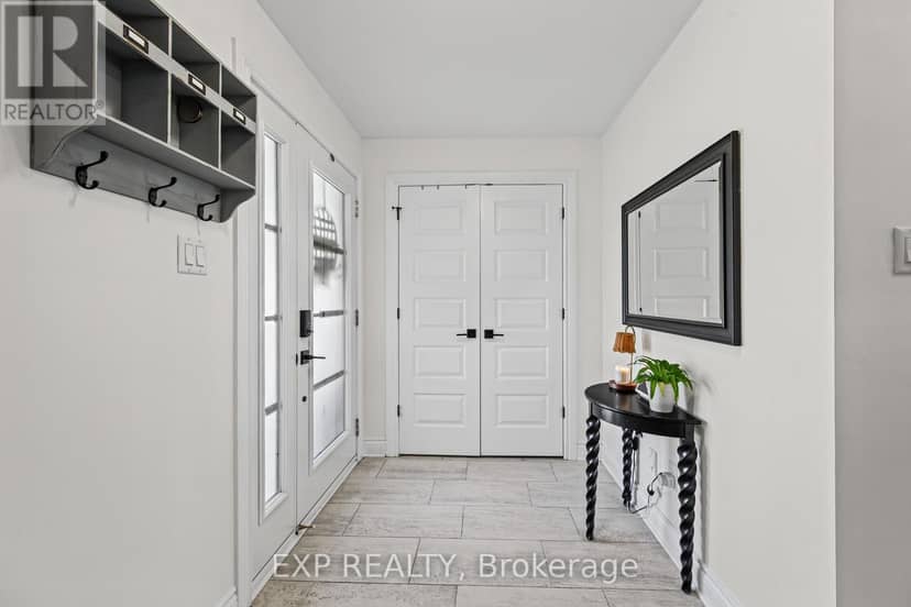 305 Twilight Avenue, Russell, photo 2