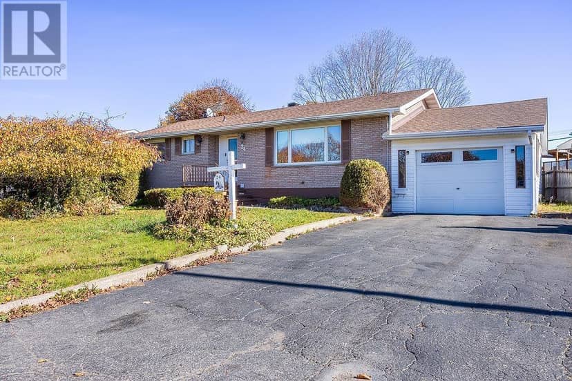 24 Chartwell DR, Sault Ste. Marie